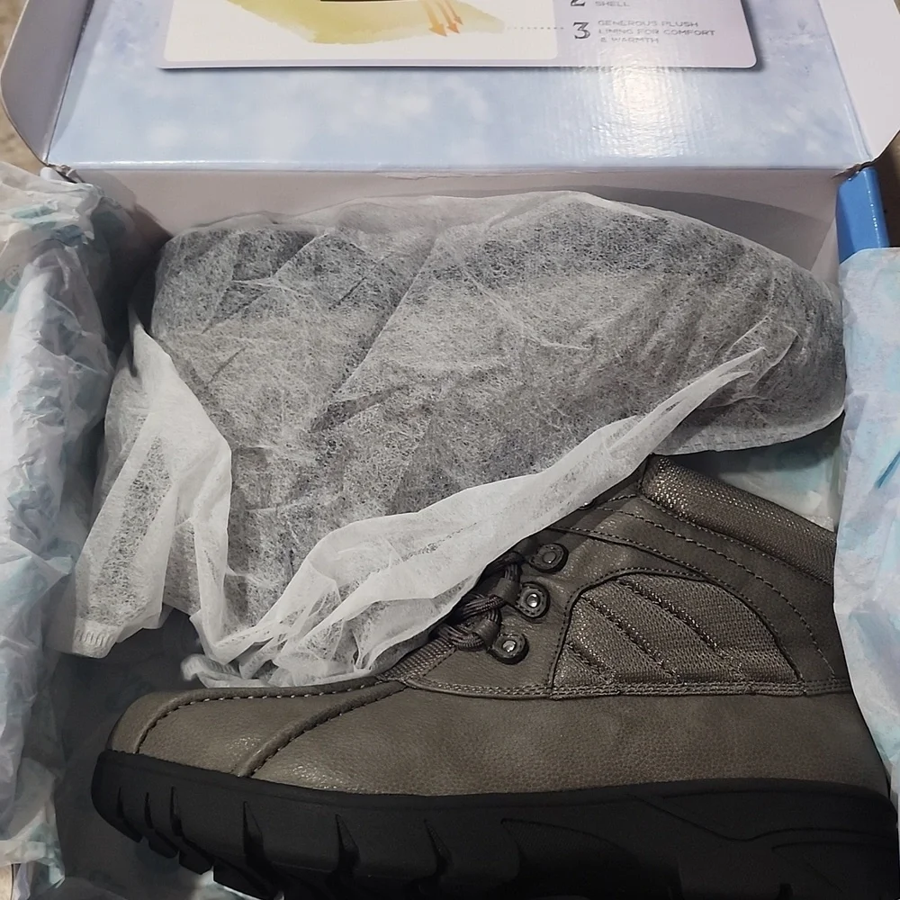 Easy Street Stormy Womens Boot 9 M Gray Pebble/Nylon